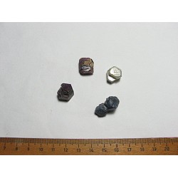 Korund-Kristalle ( 4 Stück )